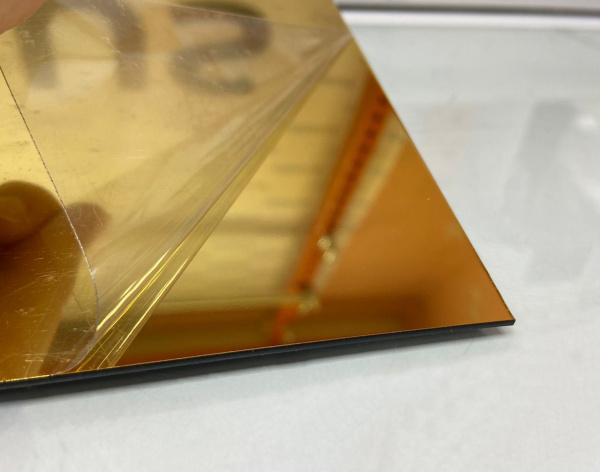 887 Пластик для гравировки 1,3мм 30х60см зеркальное золото/черный